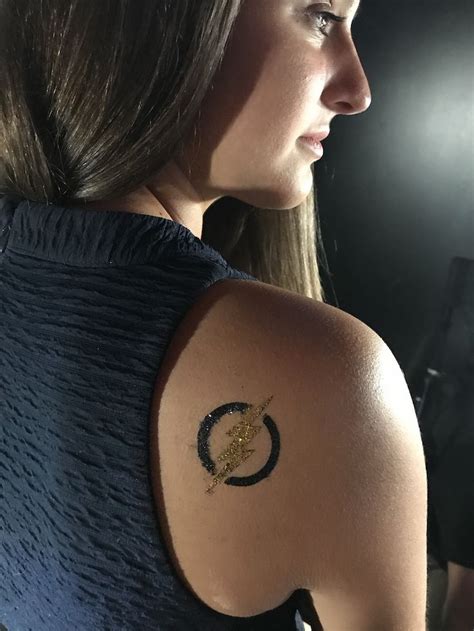 Flash temporary glitter tattoo | Glitter tattoo, Tattoos, Airbrush tattoo