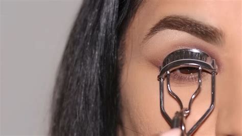 Easy and Glam Cut Crease Eye Makeup Tutorial | Upstyle