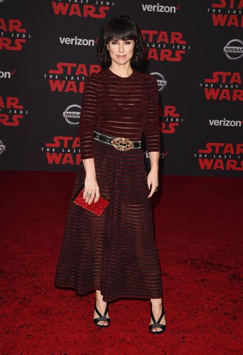 Constance Zimmer's Sophisticated Outfits, Style, and Looks - K4 Fashion