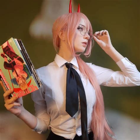 Power muestra su lado más intelectual en encantador cosplay de Chainsaw ...