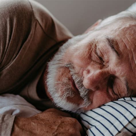 The 4 stages of sleep: NREM, REM, and your sleep cycle — Calm Blog