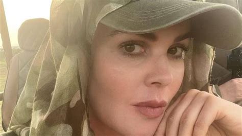 61-летняя телеведущая Екатерина Андреева опубликовала фото в стиле ...