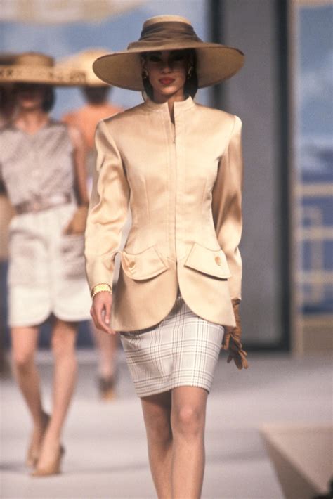 Fashion Classic: V A L E N T I N O Haute Couture Spring/Summer 1990 ...