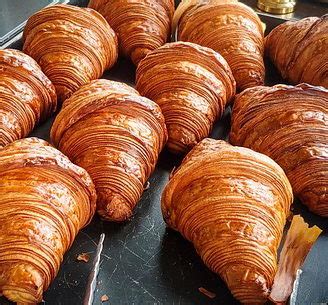 Croissant aus Blätterteig selbst backen - So geht es!