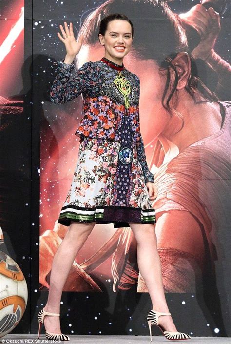 daisy ridley shows   shapely legs  flirty floral gown floral