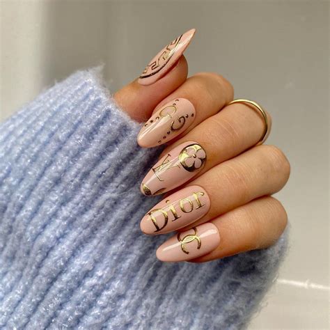 *Boss Babe* 15 Instagram-Worthy Manicures Inspired By Your Favorite ...