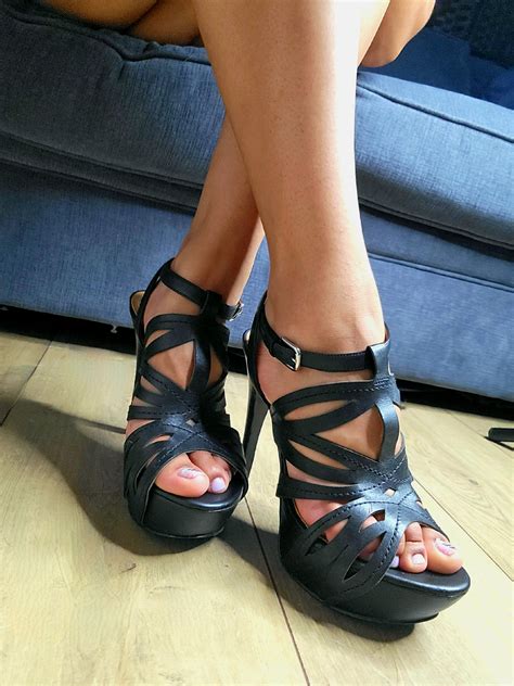 Sexy Shoes Sexy Feet 🤪 A little surprise at the end 🤫🤫🤭 - Fun With Feet