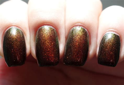 lacquer slacker liz tonic polish uniporn  cirque memento mori