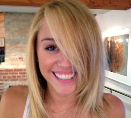 Miley Cyrus Is Blonde Now | Miley cyrus hair, Hair styles, Short hair ...