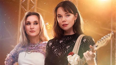 Nova & Alice – Lej eller køb, og stream på Blockbuster