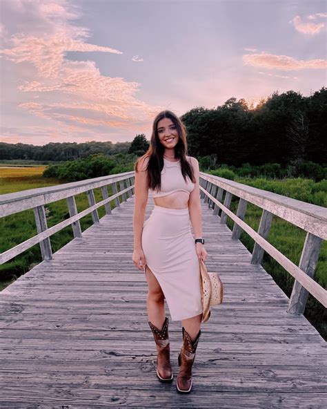 Gillian Waller (@gillian.waller) • Instagram photos and videos