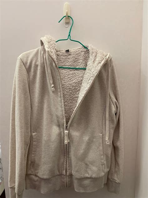 Uniqlo jacket, Women's Fashion, Coats, Jackets and Outerwear on Carousell