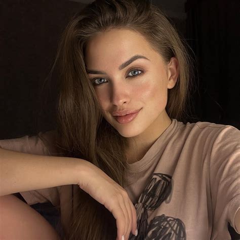 Marie escort from Warsaw - EscortHub