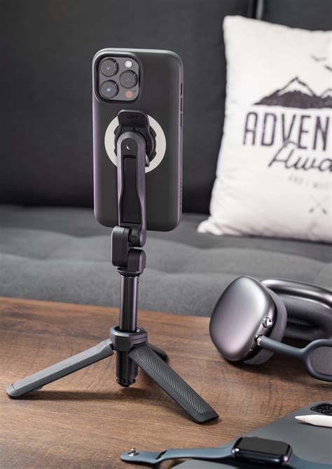Quad Lock Tripod / Selfie Stick - Good Design