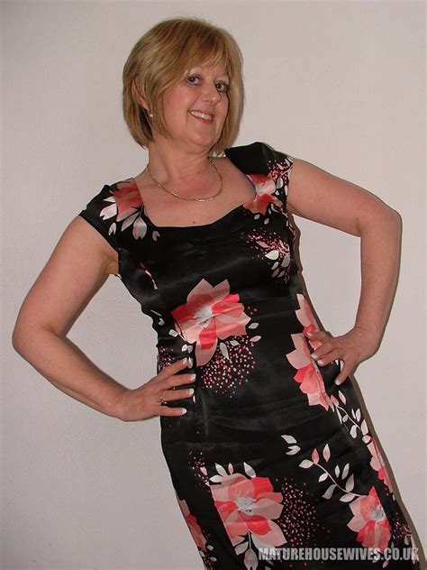 backup older women archive: Dee