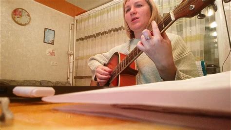 Не повторяется ,не повторяется, такое никогда...песня на гитаре ...