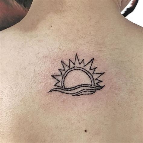 Tattoo • Подборка тату: Солнце на спине (77 фото)