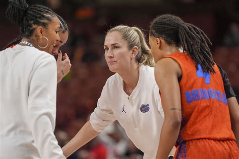 Florida Women’s Basketball Scores Surprise NIL Deal At Team Dinner