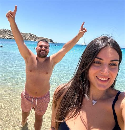 Influencers Shocked to Spend More on Beach Club Food and Drinks Than