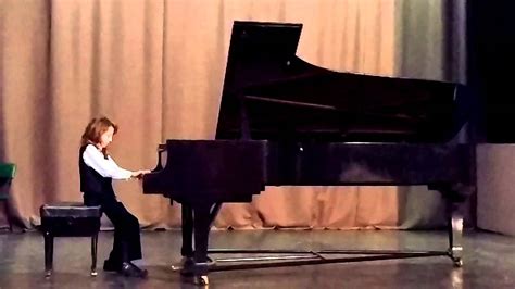 Kristian Nenov plays Bulgarian pieces - YouTube