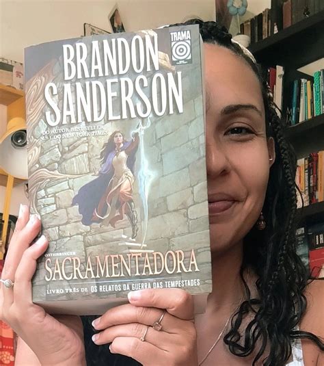 Mary Escreveu Um Livro Com 1536 Paginas - 1536 páginas! Produzir Sacramentadora, o terceiro livro da mega saga ...