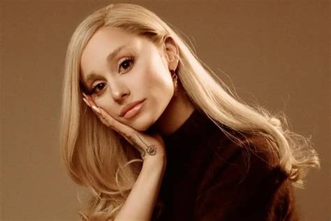 Ariana Grande é uma das artistas mais pedidas para o The Town 2025 ...
