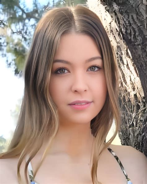 Sylvie Sterling (Model) Husband, Family, Wiki, Age, Net Worth, Videos