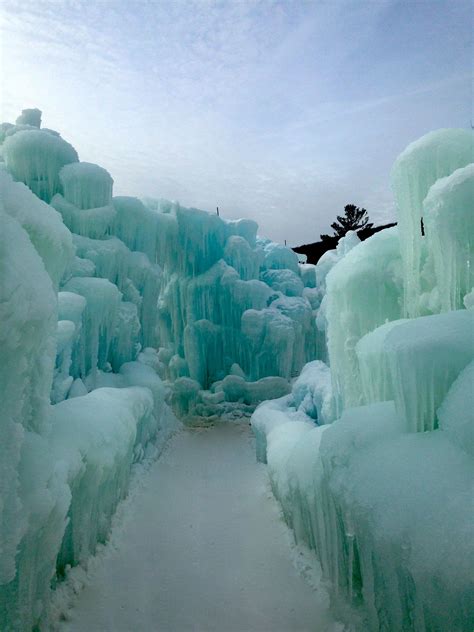 Ice Castle, Loon Mountain, NH | Wonders of the world, New hampshire, Trip