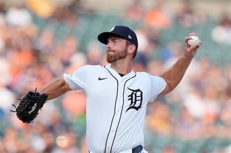 bryan sammons emotional mlb debut   decade   making mlivecom