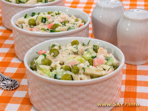 Салат с кальмарами, огурцами и горошком