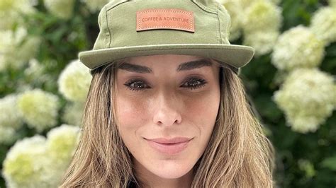 WATCH FULL Breckie Hill Shower Video Cucumber Leaked — Breckie Hill