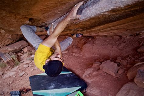 The Dirty Rail, Calico Basin, Red Rocks NV : r/bouldering