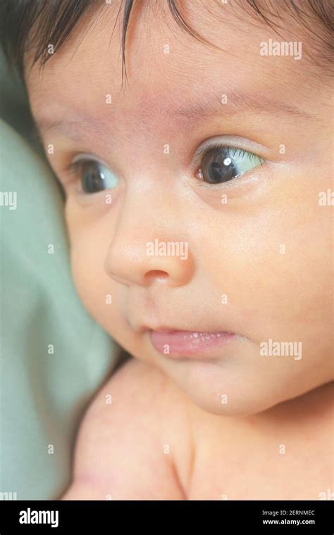 Newborn baby girl Stock Photo - Alamy