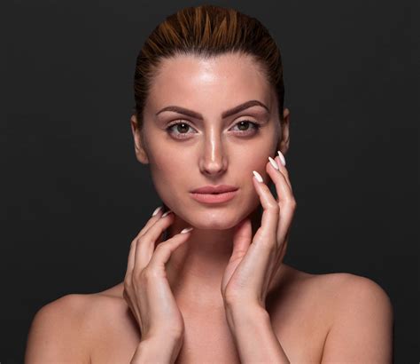 How biscelle uses natural ingredients to achieve glowing skin 30