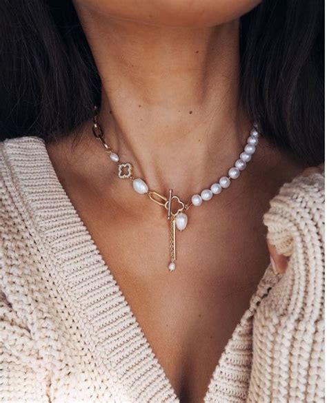 Pin by Djemma on Идеи для фото | Stylish jewelry, Elegant jewelry ...
