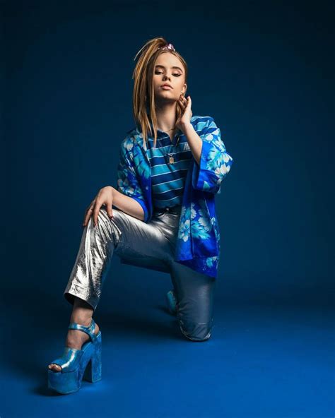 LEXEE SMITH on the Set of a Photoshoot, January 2019 – HawtCelebs