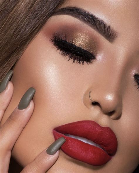 60+ Hottest Smokey Eye Makeup Looks in 2021 | Pouted.com