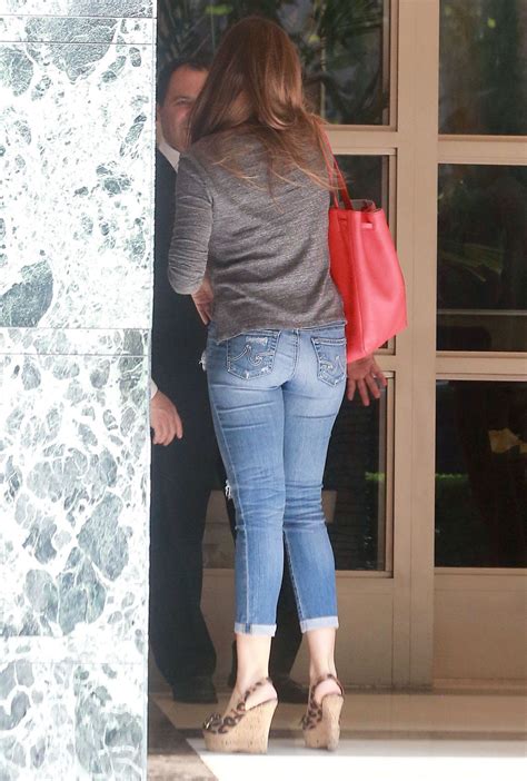 Sofia Vergara in Ripped Jeans - Shopping in Beverly Hills, June 2015