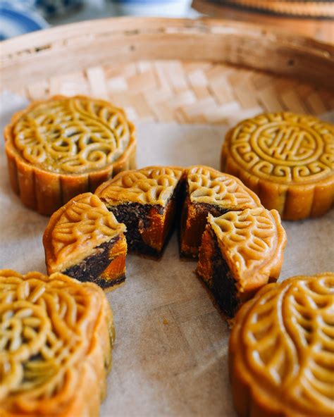 Classic Mooncakes with Red Bean Paste | Recipe Cart