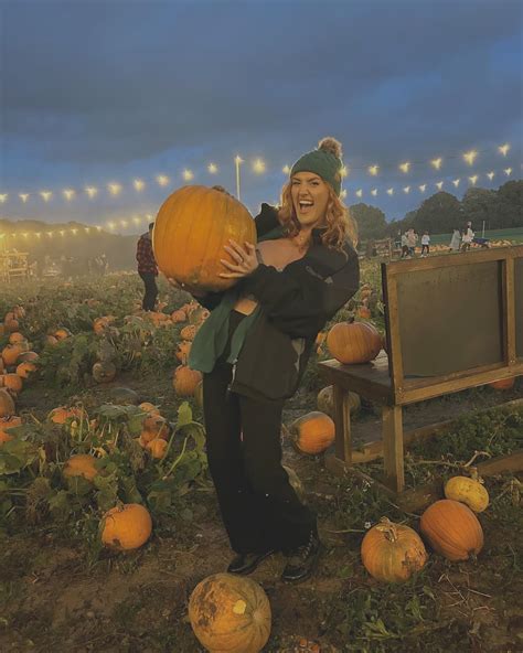 Annie Charlotte Has Two Vaginas: Here's Everything You Want To Know