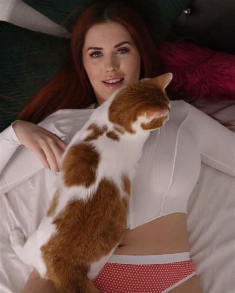 Alexsis Fay - If you like me share my photo I will contact You very