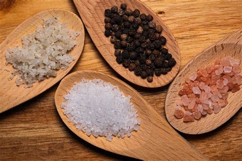 how much salt to a pound of ground beef