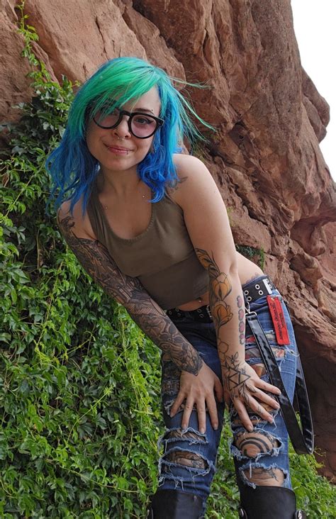 Lyssy Liana (@heylysstenn) • Instagram photos and videos