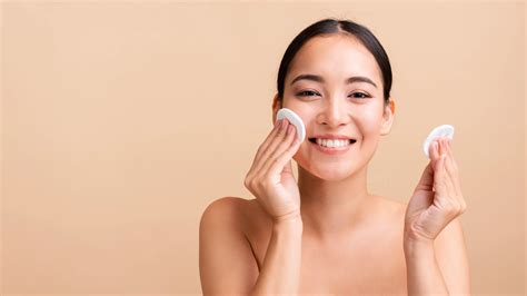 Expert Tips: How to Choose the Ultimate Whitening Toner