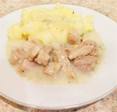 Картофельное пюре с мясом и подливой - рецепт приготовления