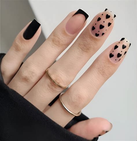 simple classy black nail designs 8
