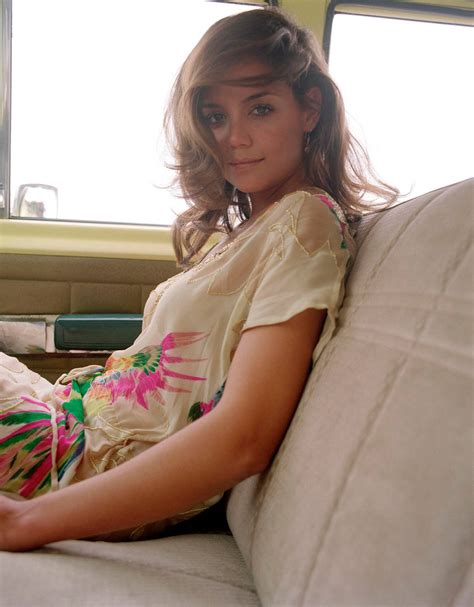 Download American Celebrity Katie Holmes Car Photoshoot Wallpaper