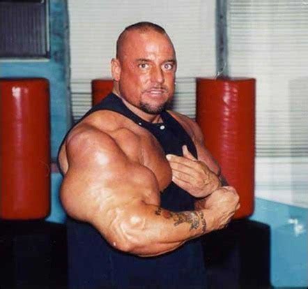 20 People Who Hold the Record for Largest Human Body Parts