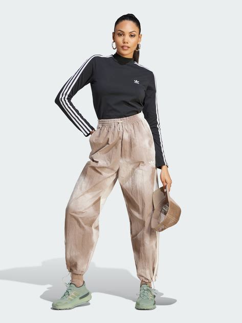 Спортивные штаны женские Adidas Track Pant II5652 M Бежевые ...