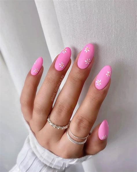 23+ Classic Pink and White Nails & Nail Designs [2024]